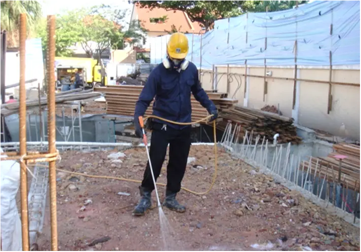 Phun xử lý mối đất nền